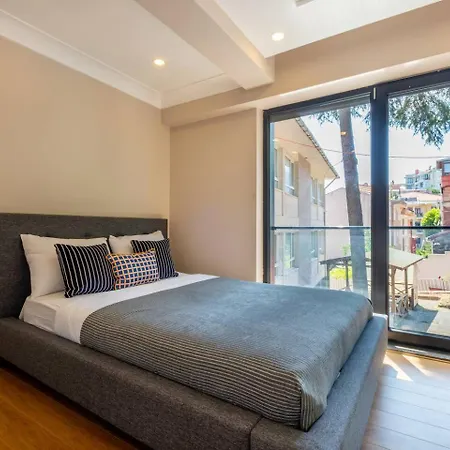 Bosphorus View With Two Bedrooms Apartment *